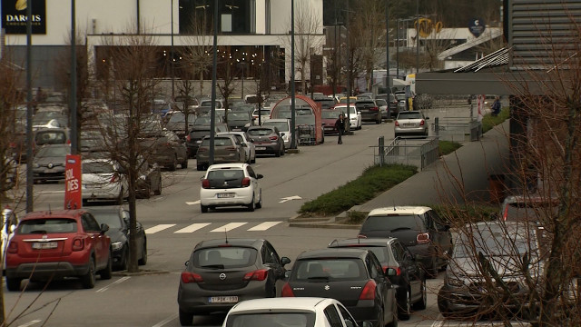 Le PTB regrette la marche en arrière de la nouvelle majorité sur le parking gratuit