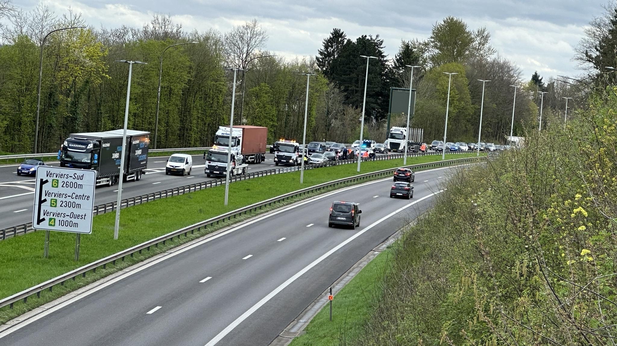 Carambolage entre plusieurs véhicules sur l'autoroute à Dison