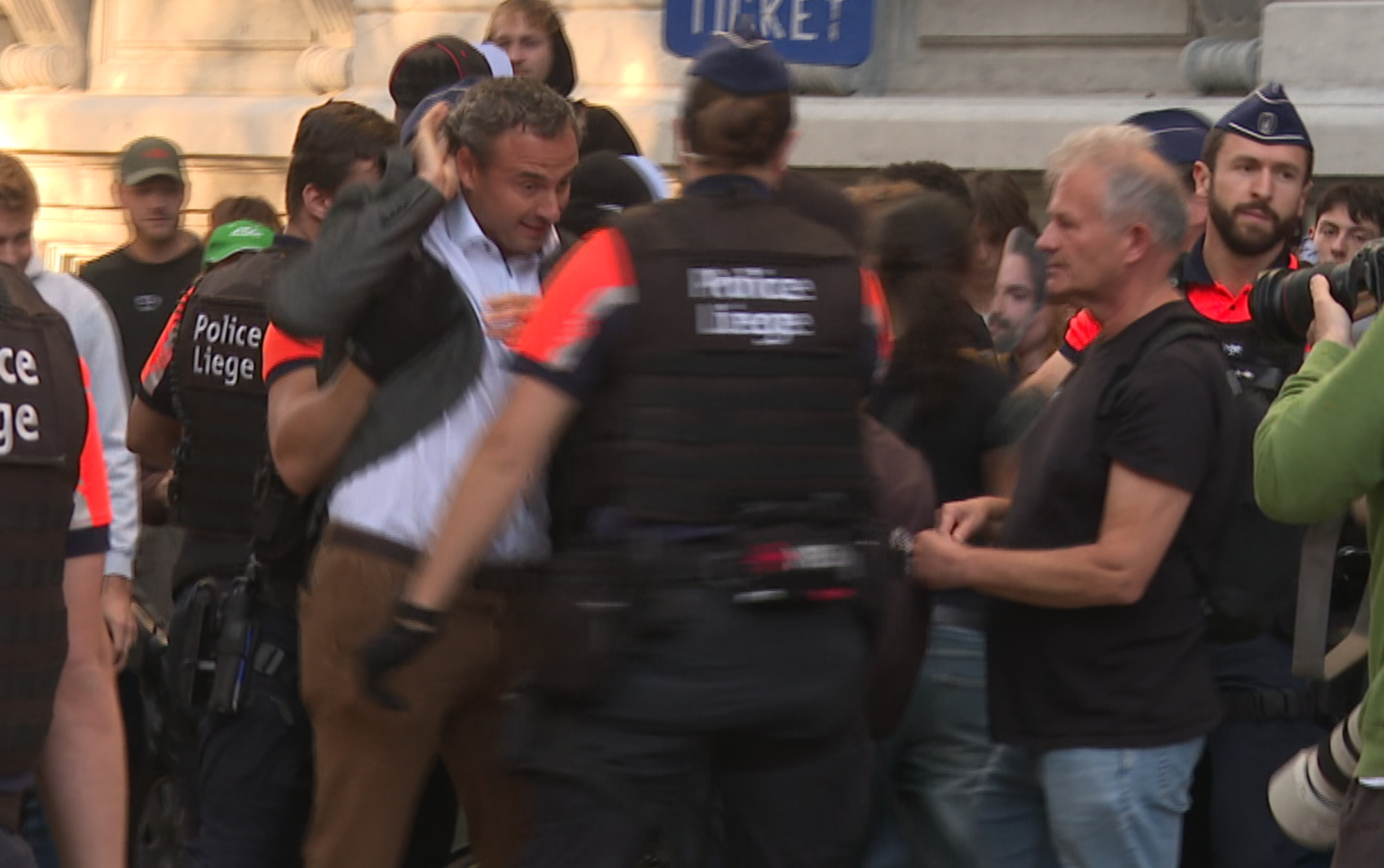 Soirée d’hommage à Jean Gol à Liège : Fabien Legros dépose plainte et fustige la gauche