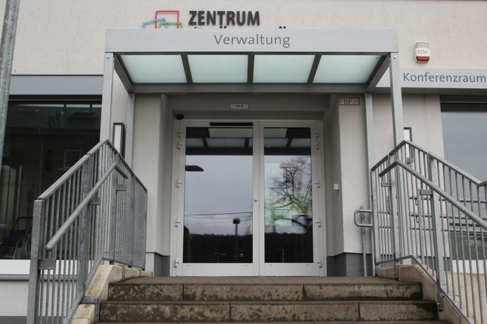 Agression au couteau au ZFP : la détention provisoire de l’auteur présumé prolongée