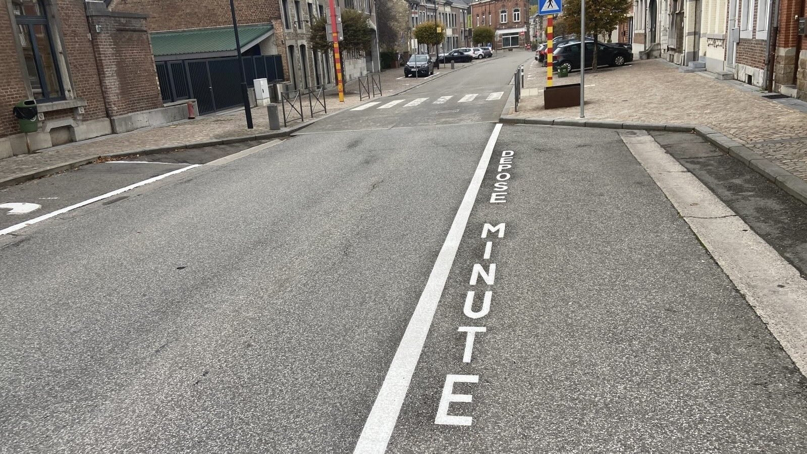 Rue Hovémont à Theux : la zone de dépose-minute en question