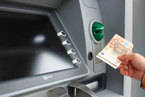 Stavelot : le groupe Citoyens réclame un distributeur à Francorchamps