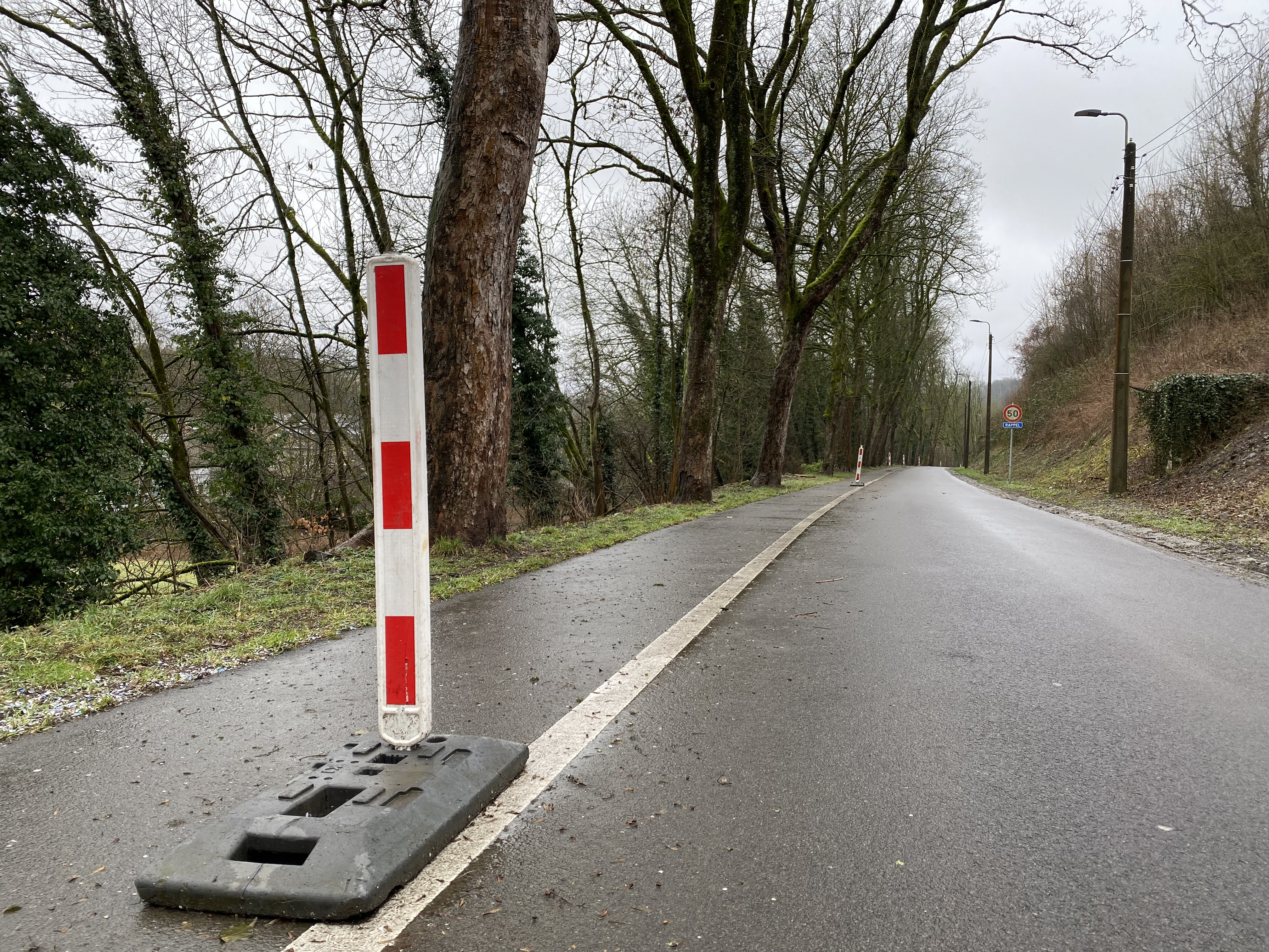 26 bornes flexibles pour sécuriser le chemin piéton de la Bêverie à Limbourg