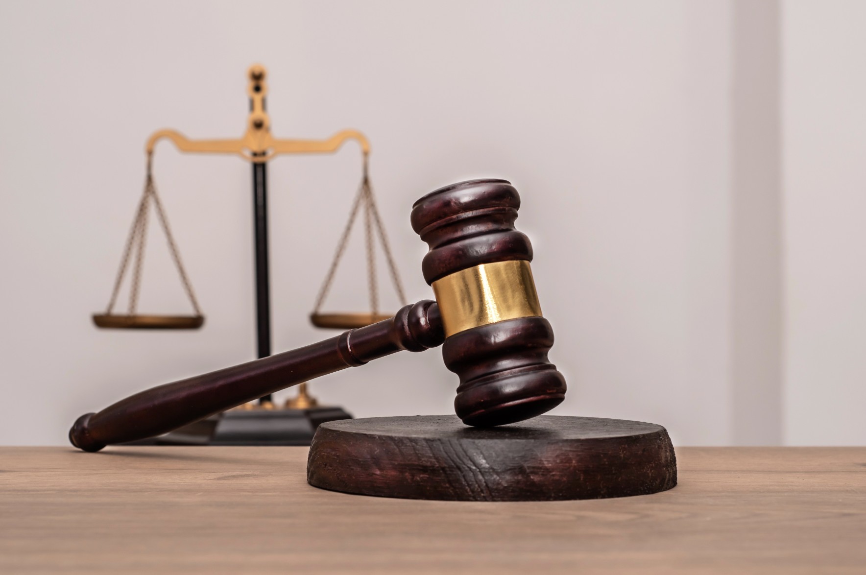 4 et 3 ans de prison pour un couple accusé d’avoir ruiné un octogénaire aveugle !
