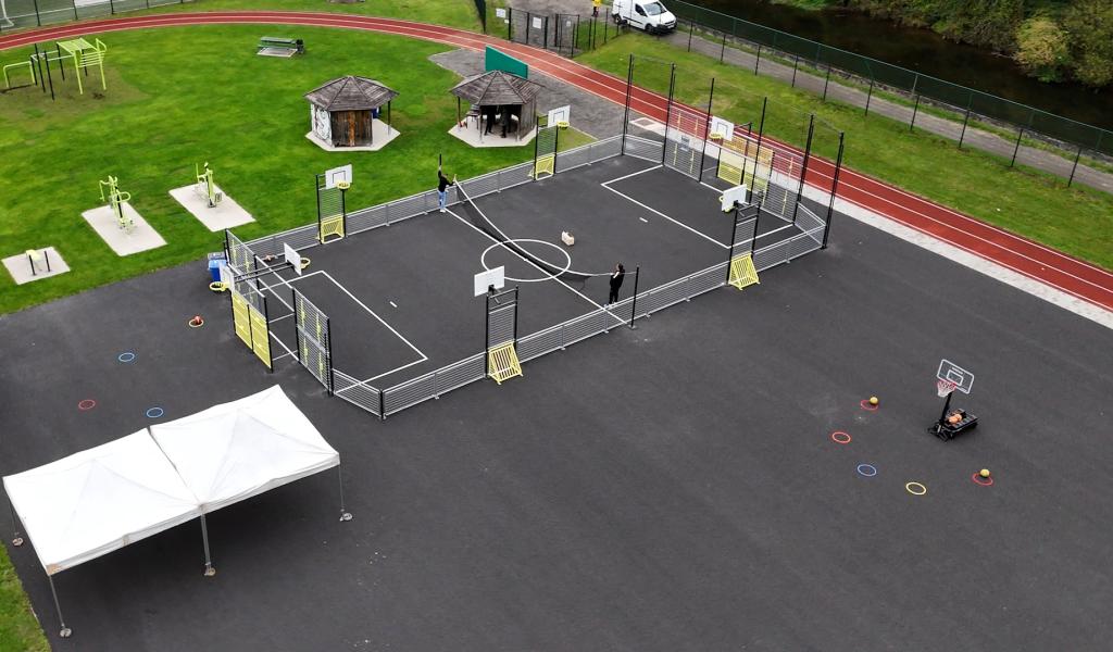 Stavelot: un terrain multisports inauguré à la Plaine des Bressaix