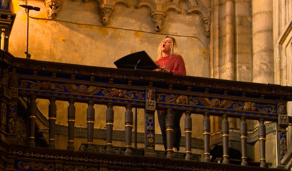 Céline Scheen s’élève au sommet de l’orgue de Saint-Jacques
