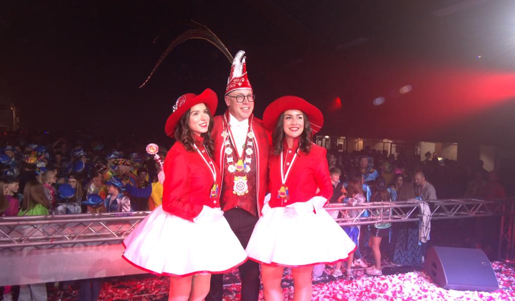 Trois prénoms pour le prince et les pages de Dolhain: Serge Ier, Chiara et Florie!