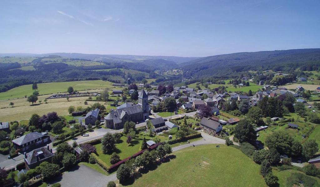 Maison de repos et crèche : Stoumont divisé