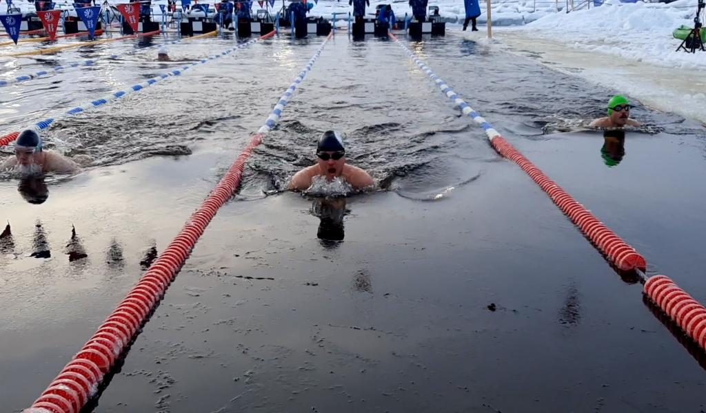 9 Theutois ont nagé dans une eau à -0,8°C aux Championnats du monde de natation hivernale