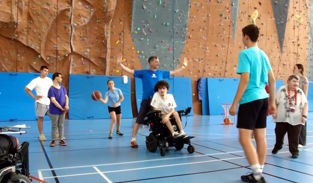 Stavelot brille avec 2 étoiles au Label « Communes sportives » 2026