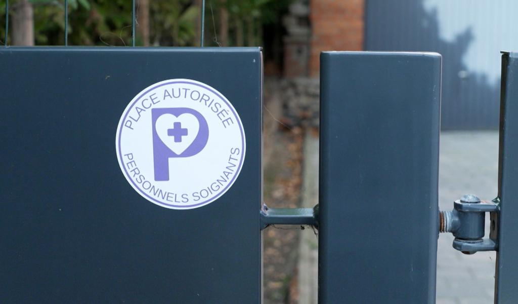 Dison s’oppose au projet MR de réserver des parkings aux soignants