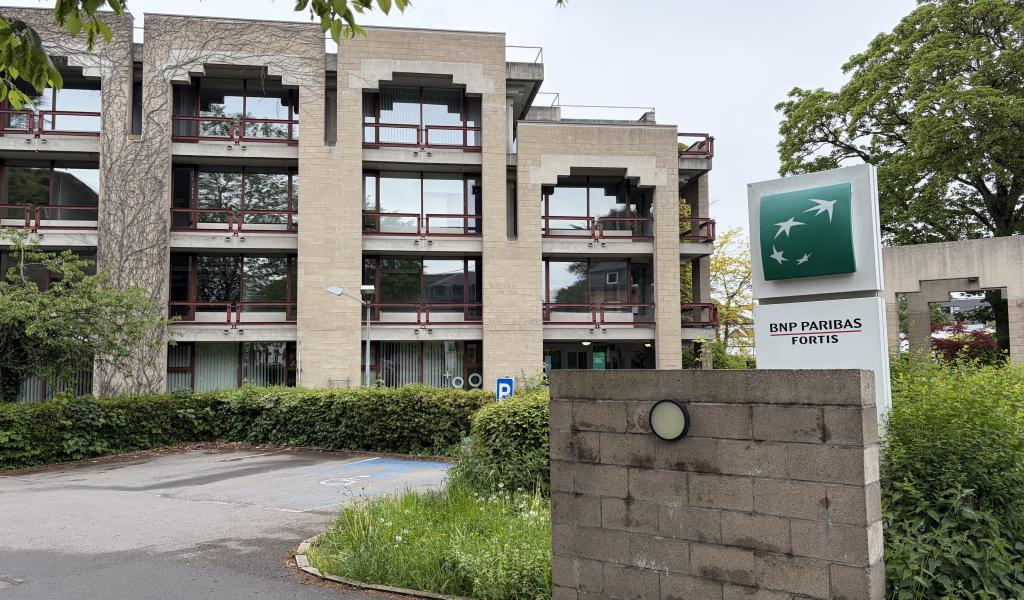 BNP Paribas vandalisée à Heusy : Palestine-action-belgium revendique l’attaque