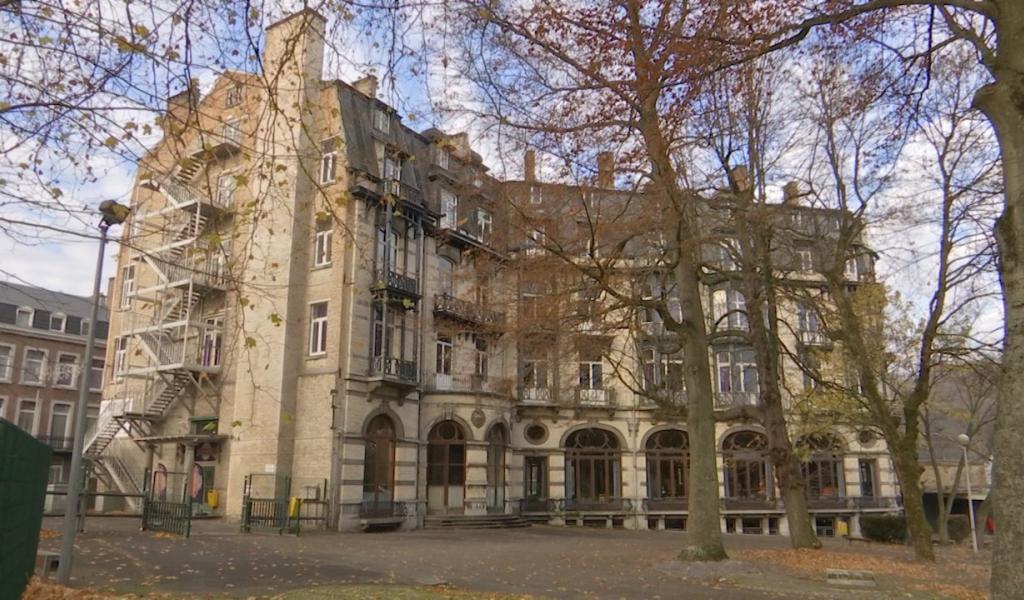 Spa débloque 3,6 millions pour le Britannique : l’opposition dénonce un « grand carrousel immobilier