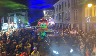 Une explosion de couleurs pendant le cortège nocturne à Stavelot