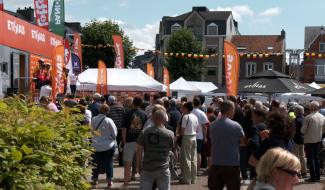 Du soleil et beaucoup de fans de vélo à Welkenraedt pour le Tour de Wallonie