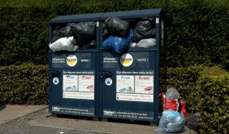 Les bulles à vêtements débordent !