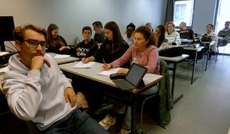 Plus d'élèves sur les bancs de l'enseignement pour adultes