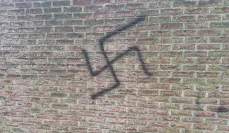 Eupen : des slogans nazis tagués dans le parc Klinkeshöfchen