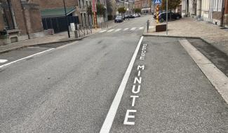 Rue Hovémont à Theux : la zone de dépose-minute en question