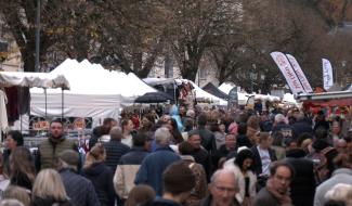 Foire à Spa : des noix et des gaufres!