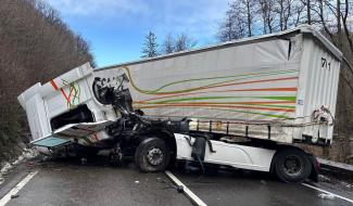 Accident à La Reid : un poids lourd bloque la RN62 dans les deux sens