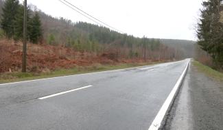 Stavelot reprend un tronçon de la N640 : un choix stratégique pour les parkings du circuit