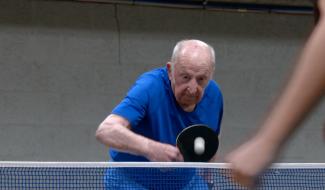 A 96 ans, Willy Lenaertz va ranger sa raquette de tennis de table