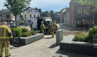 Limbourg : une camionnette entièrement ravagée par les flammes place Léon d’Andrimont
