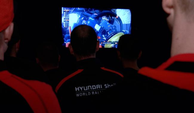 80 fans réunis à Bellevaux pour célébrer le 1er titre mondial de Thierry Neuville
