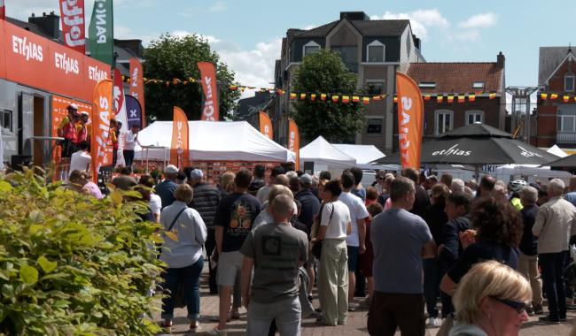 Du soleil et beaucoup de fans de vélo à Welkenraedt pour le Tour de Wallonie