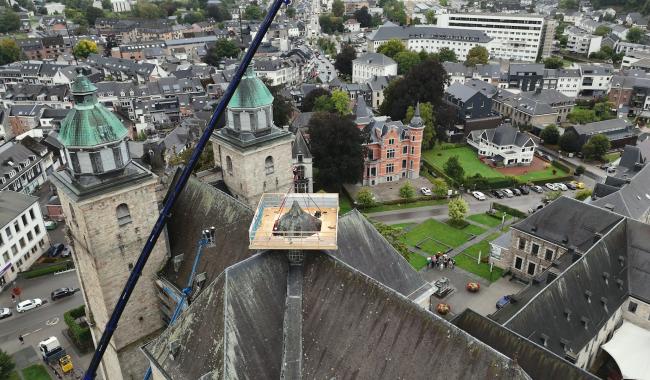 Sur le toit du clocher central de la Cathédrale de Malmedy
