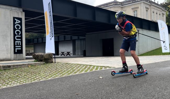 Le rollerski, l’alternative estivale au ski de fond qui séduit de plus en plus de jeunes