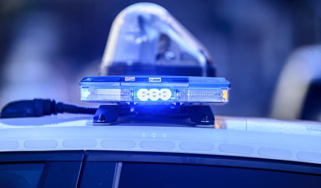 Accident entre une voiture et un camion sur la E42 juste avant la sortie Chaineux