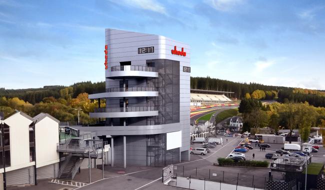 Spa-Francorchamps: la (future) Uhoda Tower, au pied du Raidillon