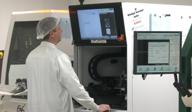 La ministre des PME en visite chez TaiPro Engineering à Lambermont