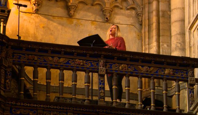 Céline Scheen s’élève au sommet de l’orgue de Saint-Jacques