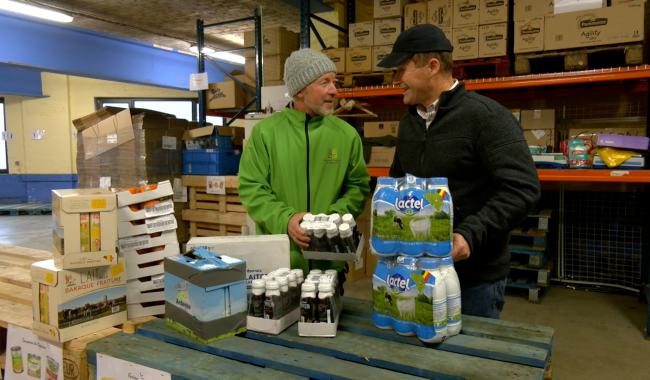 Les agriculteurs verviétois font don de 4.000 litres de lait pour l'action Caddies Solidaires