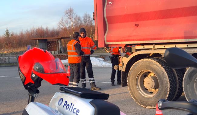 Baraque Michel: 2 poids lourds sur 3 en infraction!