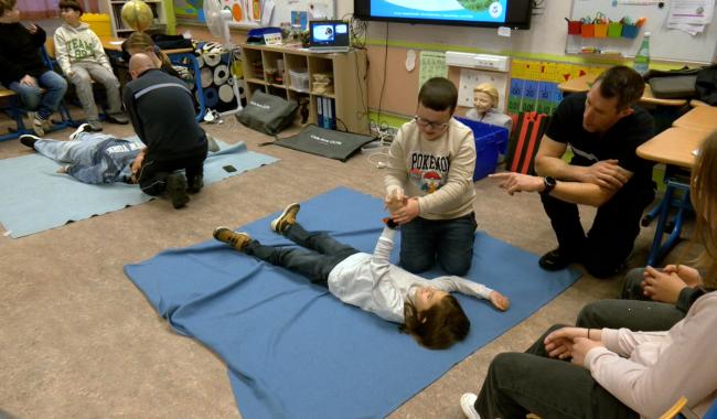 Goé : des élèves de primaire apprennent les gestes qui sauvent