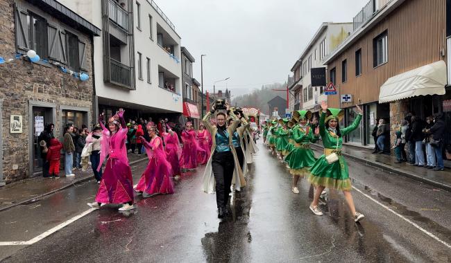 Trois-Ponts : un carnaval haut en couleur malgré la pluie
