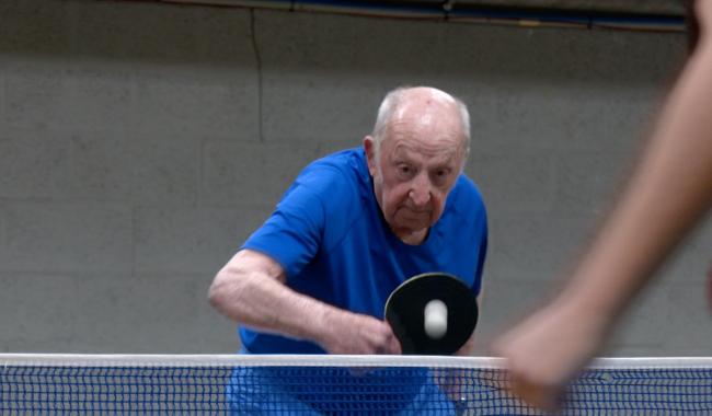 A 96 ans, Willy Lenaertz va ranger sa raquette de tennis de table