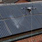 Des drones pour nettoyer les toits