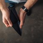 Elle pense donner 5 euros, son compte est débité d'une somme bien plus importante
