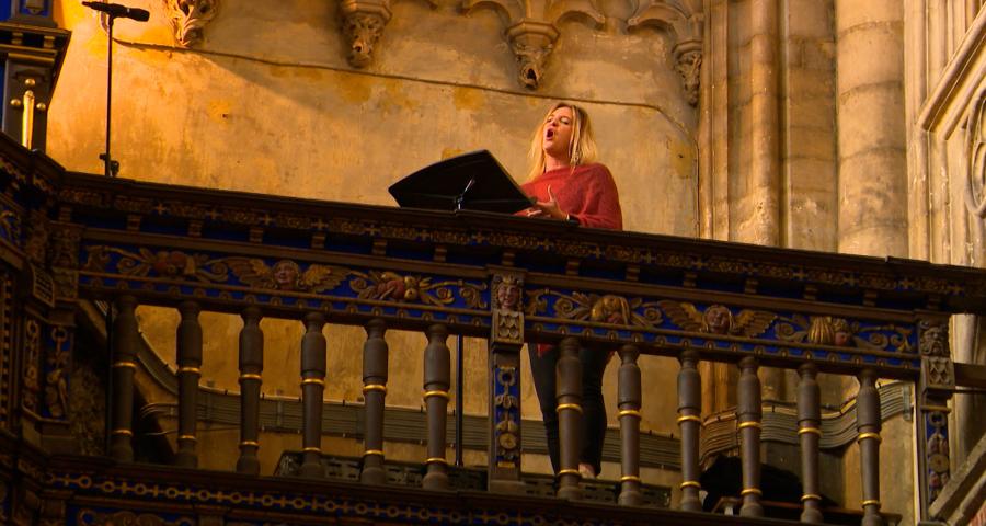 Céline Scheen s’élève au sommet de l’orgue de Saint-Jacques