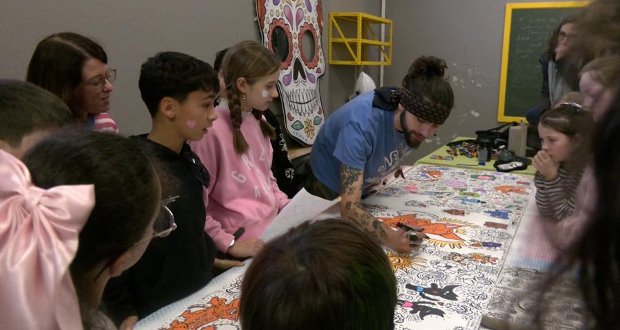 Val Hausman rend hommage à son père avec les élèves de l'école René Hausman