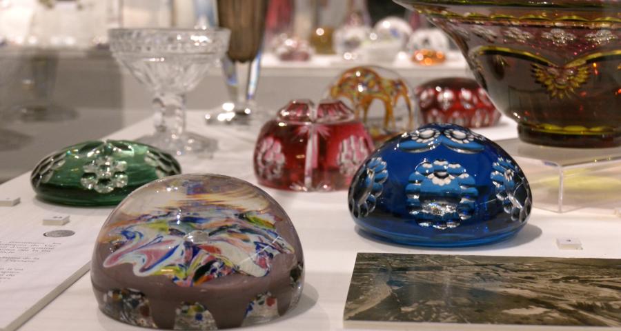 Des presse-papiers d'une valeur insoupçonnée s'exposent aux musées de Verviers