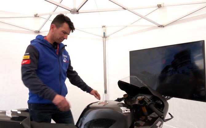 KM99 se dote d’un simulateur moto dernier cri!