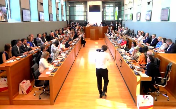 Nos 6 nouveaux députés wallons ont prêté serment