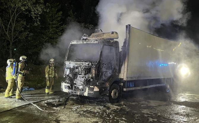 Un camion a totalement pris feu ce matin à Olne