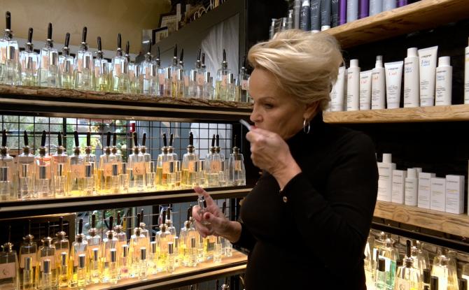 Inédit à Baelen : un bar à parfum et des choix sur mesure grâce à l’IA